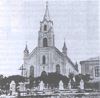 Abb. 32 Kirche zu Neuburg bei Odessa Links: Vorderansicht. Rechts: Altarraum